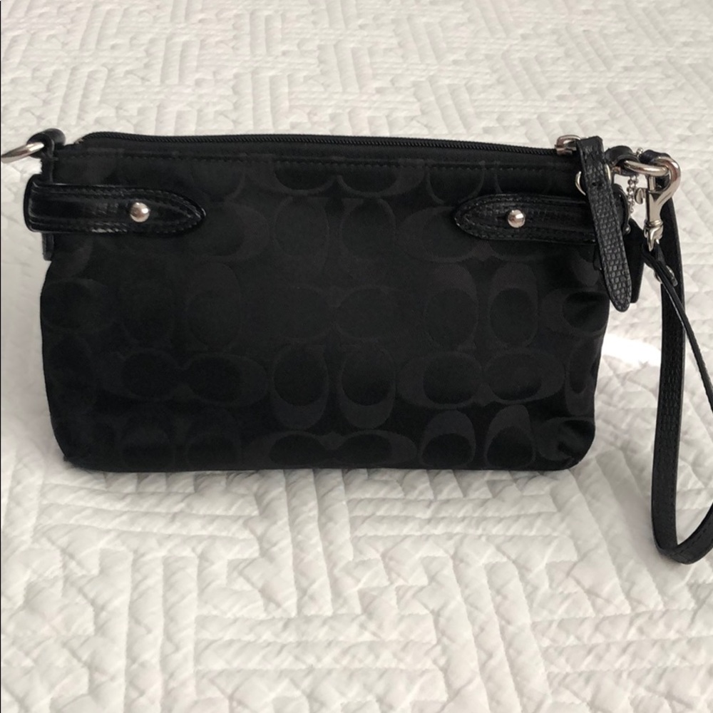 Coach wristlet - Picture 2 of 4